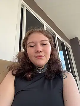 FionaMurr online show from December 14, 2025, 2:07 am