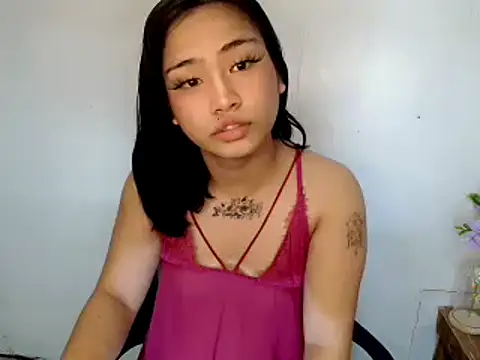 Secretfantasycum online show from April 19, 2026, 4:02 am