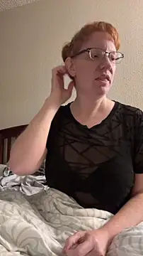 Snapshot of Lenaravenswood chatting on December 16, 2025, 7:45 am Lenaravenswood online show from December 16, 2025, 7:45 am