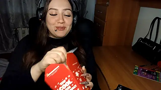 GerriPepperman online show from December 17, 2025, 11:48 am