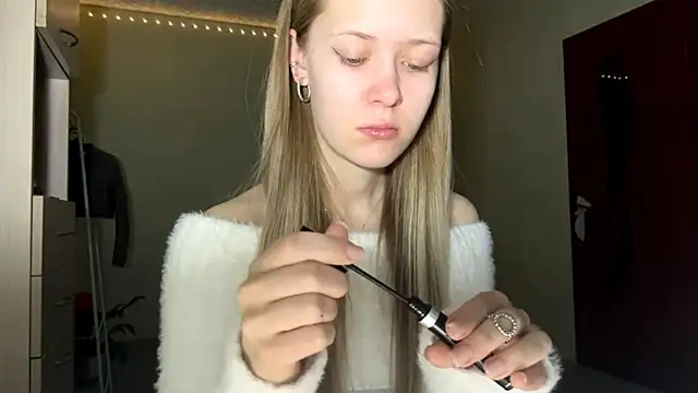 ZaidaSchwarten online show from January 12, 2026, 6:09 am