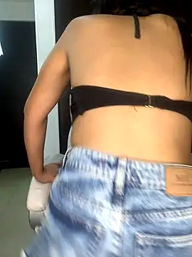 Snapshot of Valeryy_kitty18 chatting on December 15, 2025, 11:49 am Valeryy kitty18 online show from December 15, 2025, 11:49 am