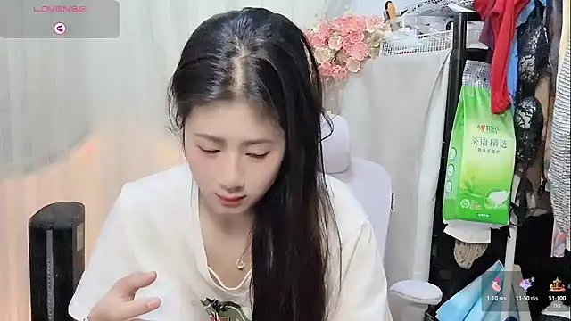 Yvonne-07 online show from March 27, 2026, 5:25 pm