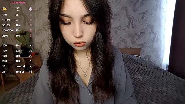 Qwami Amie online show from April 17, 2026, 6:38 am