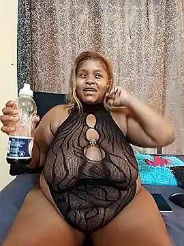 ChoklitBerryXX online show from January 18, 2026, 12:08 pm