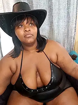 ChoklitBerryXX online show from May 11, 2026, 10:05 am