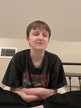 Lassie Cassie online show from December 16, 2025, 3:44 am