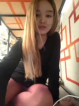 Snapshot of SherrylShaw chatting on April 16, 2026, 9:39 pm SherrylShaw online show from April 16, 2026, 9:39 pm