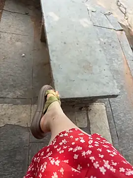 qwe522522 online show from April 19, 2026, 3:51 am