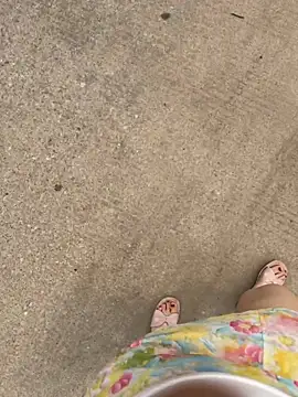 qwe522522 online show from April 14, 2026, 5:23 am