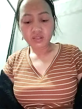 Snapshot of Luckyy03 chatting on December 15, 2025, 10:26 pm Luckyy03 online show from December 15, 2025, 10:26 pm