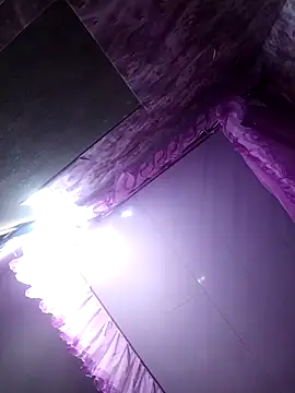 Comb-bii online show from December 21, 2025, 5:09 am