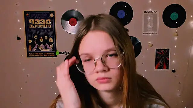 Snapshot of caroline_eclipse chatting on December 21, 2025, 9:55 am caroline eclipse online show from December 21, 2025, 9:55 am