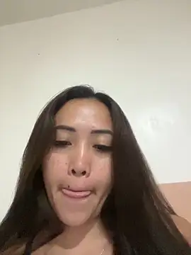 Snapshot of Serena_reinaa chatting on December 21, 2025, 1:24 pm Serena reinaa online show from December 21, 2025, 1:24 pm