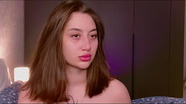 Snapshot of IsKiku chatting on February 5, 2026, 3:52 pm IsKiku online show from February 5, 2026, 3:52 pm