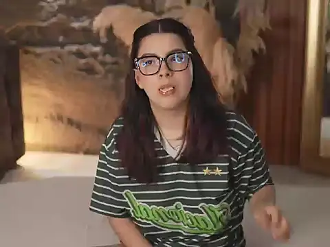 Snapshot of Nemesis_Velvet chatting on December 17, 2025, 10:31 am Nemesis Velvet online show from December 17, 2025, 10:31 am