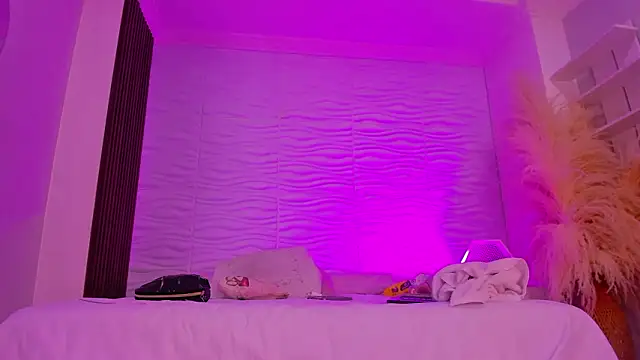 AriadnaLoren online show from March 16, 2026, 5:26 am