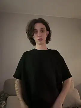 Snapshot of JuicyBoy777 chatting on December 17, 2025, 11:43 pm JuicyBoy777 online show from December 17, 2025, 11:43 pm