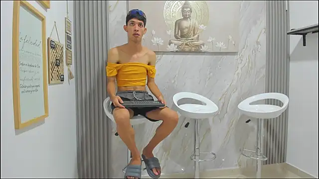 Snapshot of GOOD_BOYS1 chatting on December 14, 2025, 1:23 am GOOD BOYS1 online show from December 14, 2025, 1:23 am