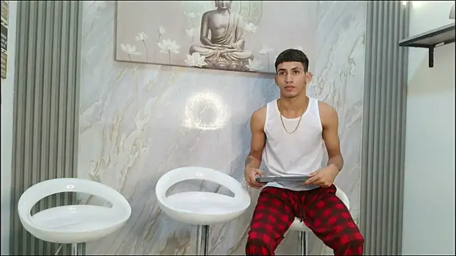 HORNY PRETTY online show from February 4, 2026, 1:28 pm