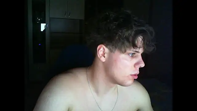 GymGuy0505 online show from January 6, 2026, 10:36 pm