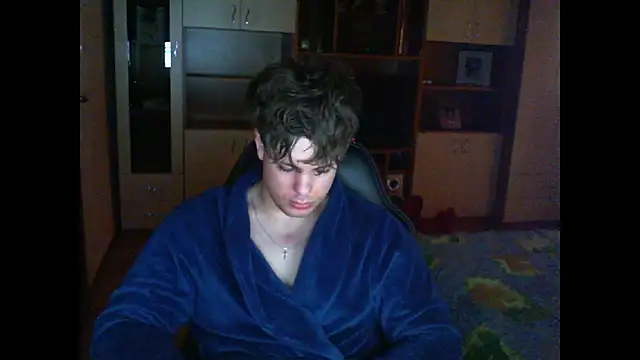 GymGuy0505 online show from April 7, 2026, 1:35 pm