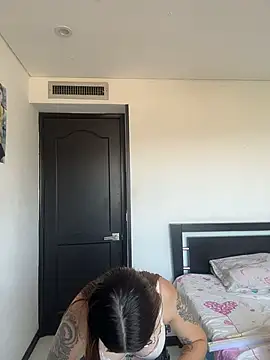 Snapshot of Annyhathatway chatting on December 16, 2025, 8:57 pm Annyhathatway online show from December 16, 2025, 8:57 pm