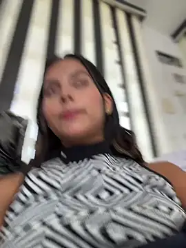 Valeria-escobar online show from April 19, 2026, 1:56 pm