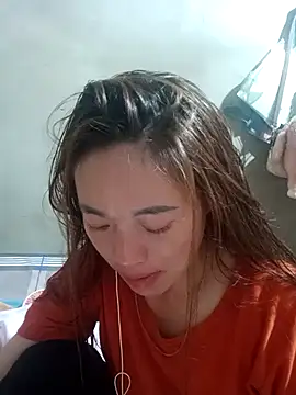 little-effy online show from April 16, 2026, 1:12 pm