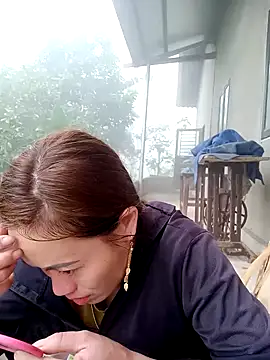 little-effy online show from February 15, 2026, 3:07 am