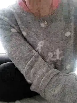 NovaMia online show from February 4, 2026, 12:11 pm