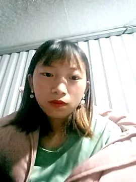 Snapshot of Huong_99 chatting on December 16, 2025, 11:25 am Huong 99 online show from December 16, 2025, 11:25 am