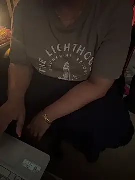 butterflyslay online show from April 19, 2026, 2:56 am