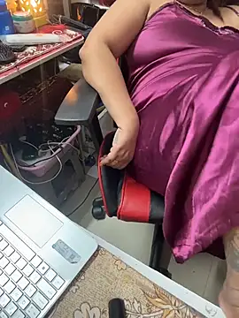 butterflyslay online show from April 19, 2026, 3:57 pm