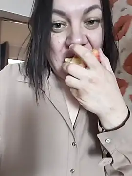 Snapshot of LimonLoveqw chatting on April 9, 2026, 12:22 pm LimonLoveqw online show from April 9, 2026, 12:22 pm