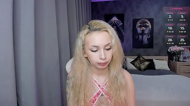 LanaMiracle online show from February 11, 2026, 4:01 am