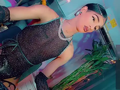 agathaferrer3 online show from April 18, 2026, 7:40 pm