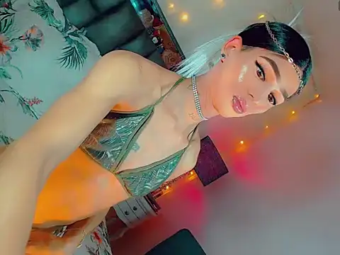 agathaferrer3 online show from February 4, 2026, 5:46 am