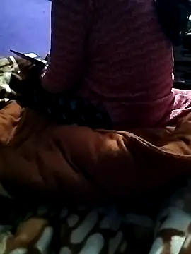 Snapshot of Sweet_Couple_01 chatting on December 18, 2025, 5:28 pm Sweet Couple 01 online show from December 18, 2025, 5:28 pm
