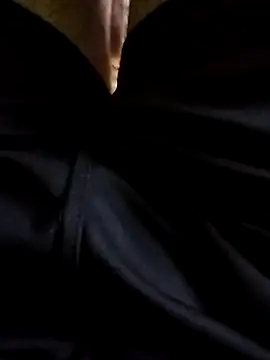 Lovegirls1818 online show from December 16, 2025, 6:06 am