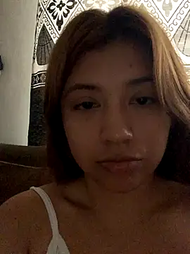 Snapshot of Hurreemn chatting on December 15, 2025, 5:52 pm Hurreemn online show from December 15, 2025, 5:52 pm