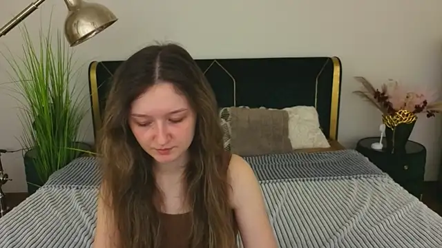 CyrenaLuxe online show from March 28, 2026, 8:43 pm