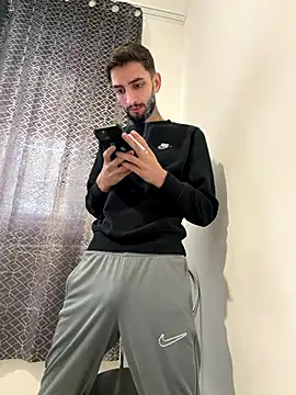 Juliann69Ramiro online show from January 9, 2026, 9:27 am