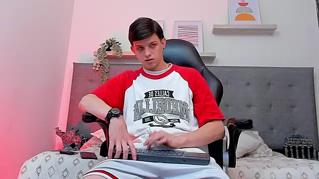 sebastamayo  online show from March 4, 2026, 8:00 am