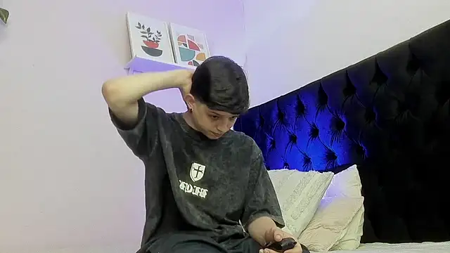 sebastamayo  online show from April 29, 2026, 3:05 pm