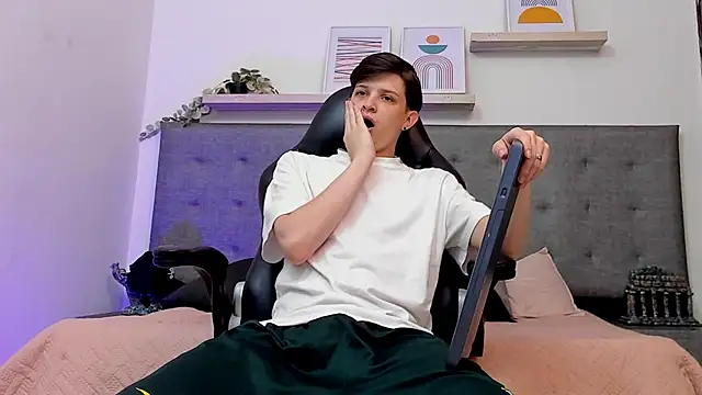 sebastamayo  online show from March 19, 2026, 8:03 am