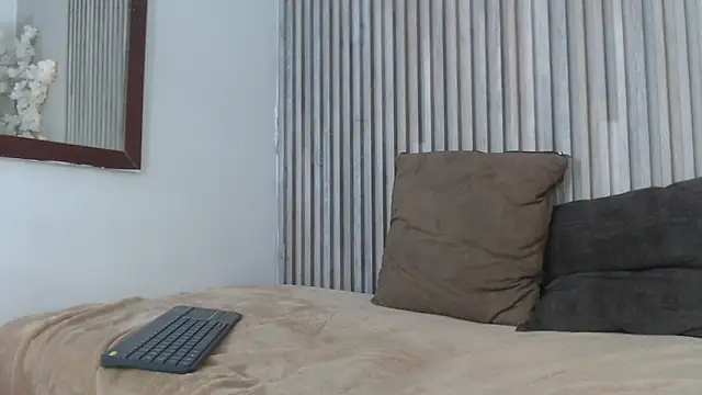 SmoothAlpha  online show from January 5, 2026, 6:11 pm