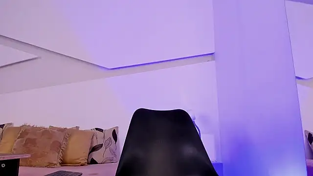 SmoothAlpha  online show from March 2, 2026, 9:33 pm