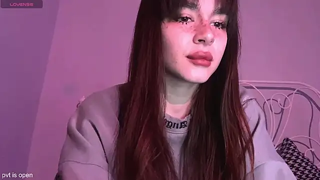 xx lily online show from December 23, 2025, 4:34 am