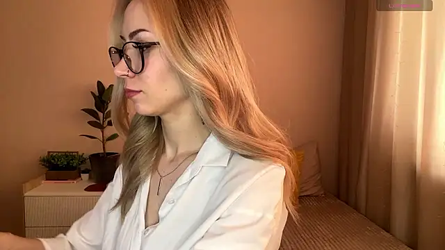 sun under skyy online show from February 5, 2026, 7:59 am